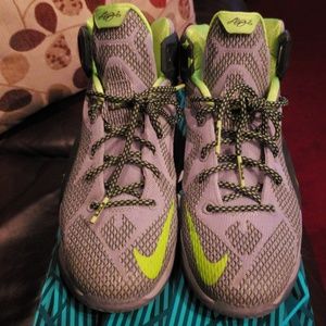 Lebron Basketball sneakers